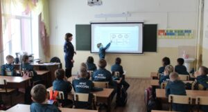 Кулаева Л.Е. провела уроки на тему: «Знаем ли мы  правила пожарной безопасности».