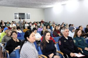 Людмила Кулаева приняла участие в региональном родительском собрании.