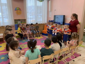 В МБДОУ «Детский сад № 8 «Сказка» города Горно-Алтайска» дружина юных пожарных «Искорки» провела свое первое занятие.